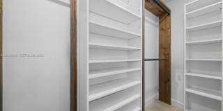 930 N 11th Ct Gallery 35