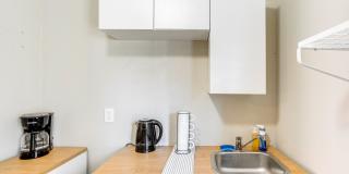 Renovated 2 Bedroom + Den w/ Private Garden Access Renovated 2 Bedroom + Den w/ Private Garden Access Gallery 8