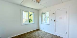 Welcome to your beautiful beach cottage, perfectly situated in Ocean Beach! Gallery 3