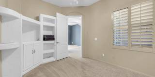 875 W Aloe Place Gallery 6