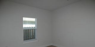 4-Bedroom Home - Community Pool Gallery 25