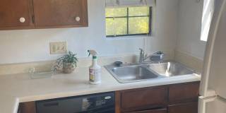 1 bedroom Downtown Apartment in Historic District Gallery 10