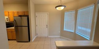 2/2 Oakleaf Townhome! Amenities! Garage Parking! Gallery 15
