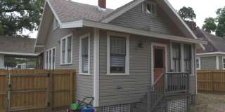 Historic 2 BR Bulgalow with Loft Gallery 4