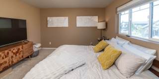 Newer 3 Bedroom, 2.5 Bath Home with Community Pool & Park Gallery 11