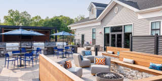 The Hillmont Gallery 26