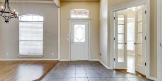 Lone Oak Ridge + Gated Community + 4 beds/2.5 Baths + Storm Shelter + Deer Creek Schools Gallery 11