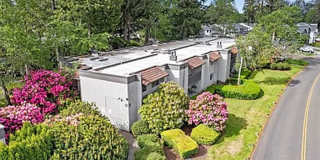 Beautiful 2-Bedroom, 2-Bath Condo in the Desirable Oakbrook Country Club Community Gallery 1