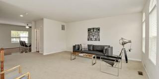 2221 CONGRESBURY Place Gallery 13