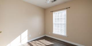 charming 3-bedroom, 2.5-bathroom townhome Gallery 19