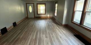 2 bedroom 1.5 Bathroom House! Gallery 7