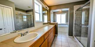 Spacious 2700+ sq.ft House in Logan Park neighborhood Gallery 18