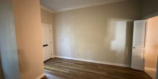 Two Story 2 bedroom, 2 bathroom home in South Highland Gallery 15