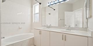 3710 NE 22nd Pl Gallery 8
