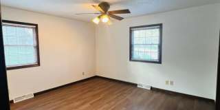Large 4 Bedroom House in Iowa City Gallery 13