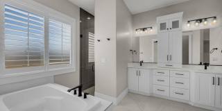 Custom 6 Bedroom Home in Great Location. Gallery 19