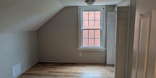 1620 A Catawba Street Gallery 54