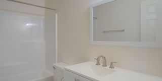 4 bedroom / 2 1/2 Bath. Undergrad Welcome. Off Street Parking, Bus Route Gallery 15