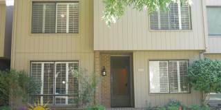Spacious 2 Bed 2.5 Bath 1,835 sqft Campus Commons Home Gallery 1