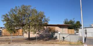Henderson - 3 Bedrooms - 1 Baths - Corner Lot Gallery 1