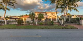 19701 W Oakmont Dr Gallery 1