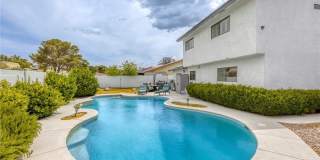 4562 Skyland Drive Gallery 36
