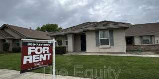 1923 East Academy Avenue Gallery 1