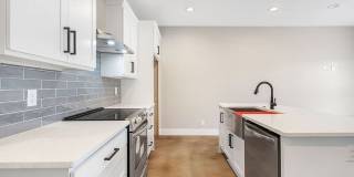 1910 E Houston St - BLDG.4 Gallery 12