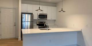 Beautiful Brand New Three Bedroom Apartment! Gallery 1