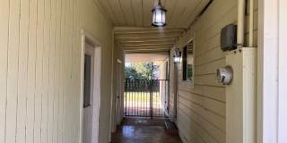Charming 3 Bedroom House With Inground POOL Gallery 13