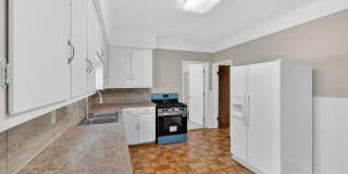 $1450 4 Bedrooms Gallery 7