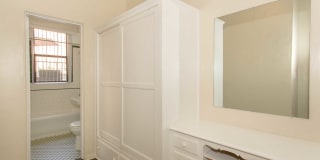 Vintage at 425 Broadway Gallery 14