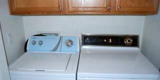 Modern 4 Bed 5 Bath Near UofA – Private Baths & Off-Street Parking Gallery 20