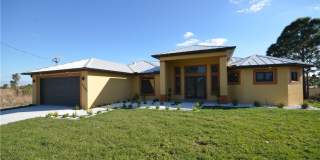 1242 Hathor Street E Gallery 1