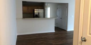 Southern Edge Condo - Close to Campus Gallery 3