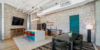 2125 Yale Apartments Gallery 15