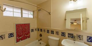 Spacious and stunning 4 bed 3.5 bath in Austin!!! Gallery 33