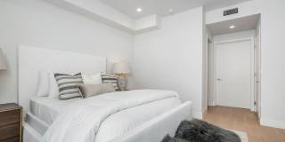 Reeves Place Gallery 33