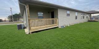 New Never Occupied - Brand New 2 bedroom 2 bath Duplex in Kimberling City, MO Gallery 1
