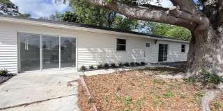 SECTION 8!!! 3/2 pool home with 2 BONUS ROOMS AVAILABLE 09/01/2026 Gallery 1