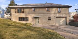 SUMMER SPECIAL! Beautiful 3 bedroom house on Bloomington's Eastside - Available Now! Gallery 3