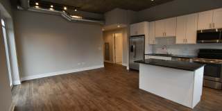 3833 N Broadway Gallery 36