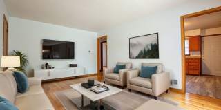 2 Bedroom / 1 Bath Duplex with Private Basement and Washer/Dryer! Gallery 1