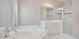 Amazing 4 Bedroom, 3 Bath home plus large 21'x11' loft located in Parkland Isles! Gallery 54