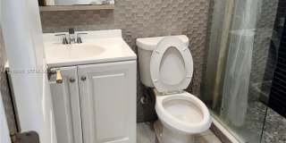 1023 SW 12th Ct Gallery 10