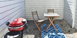 Charming Upper Floor 2 Bed / 1 Bath with Bonus Studio in a Prime Echo Park Location Gallery 32