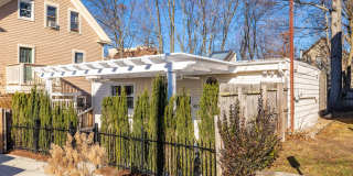Fully Furnished Cottage by Yale Gallery 7