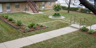 2/1.5 - Downtown Lifestyle in a Charming Community Setting Gallery 1