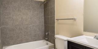 Refreshed 3 BR/2 BA home near I-49/UofA! Large fenced yard! Gallery 10