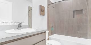 117 NE 3rd Ct Gallery 23